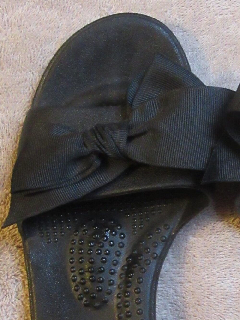 OKA-b shoes that love you black spa slides w. grosgrain removable bow sz M - Picture 8 of 11